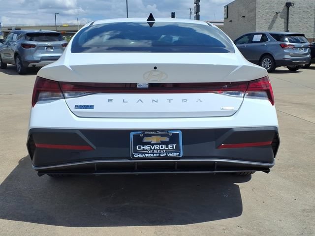 Used 2026 Hyundai Elantra Hybrid FWD image 6