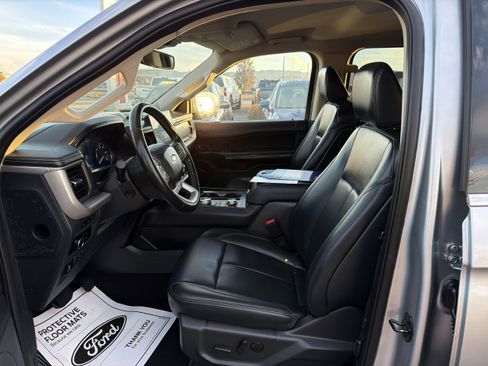 Used 2023 Ford Expedition Max XLT image 11