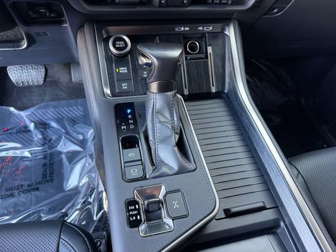 Used 2025 Lexus GX 550 w/ Accessory Package (2T) AWD/4WD image 17