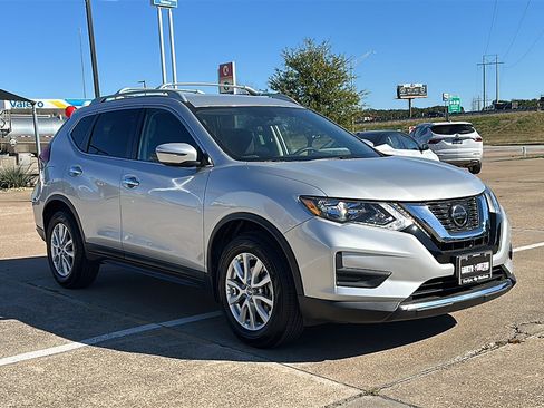 Used 2020 Nissan Rogue SV image 10
