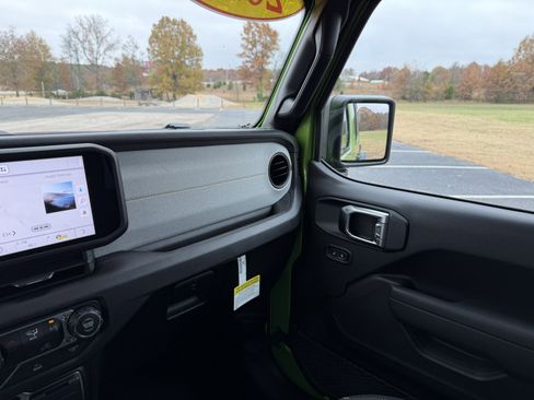 New 2026 Jeep Wrangler Unlimited Sport image 25