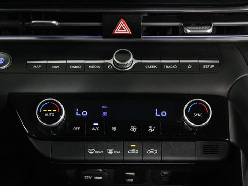 Certified 2024 Hyundai Elantra SEL FWD image 22