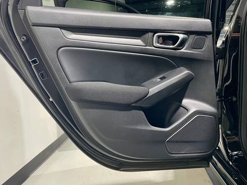 Used 2023 Honda Civic Sport image 25