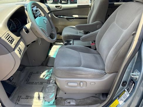 Used 2005 Toyota Sienna LE FWD image 20