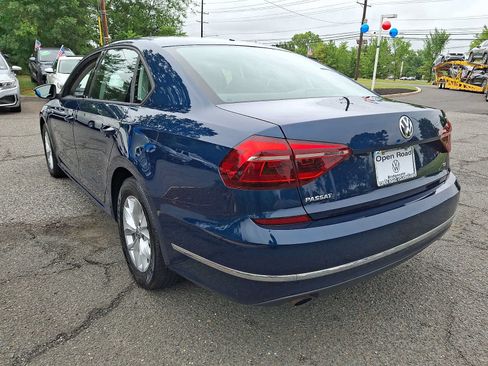 Used 2018 Volkswagen Passat 2.0T S w/ Driver Assistance Package FWD image 4