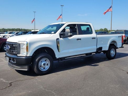Used 2024 Ford F250 XL AWD/4WD image 3