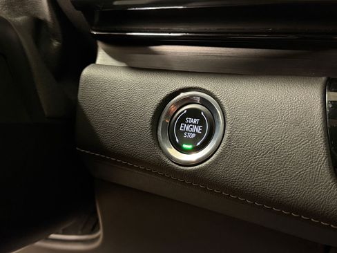 Used 2023 Cadillac Escalade Sport AWD/4WD image 16
