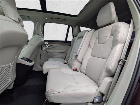 New 2025 Volvo XC90 B6 Ultra w/ Lounge Package image 17