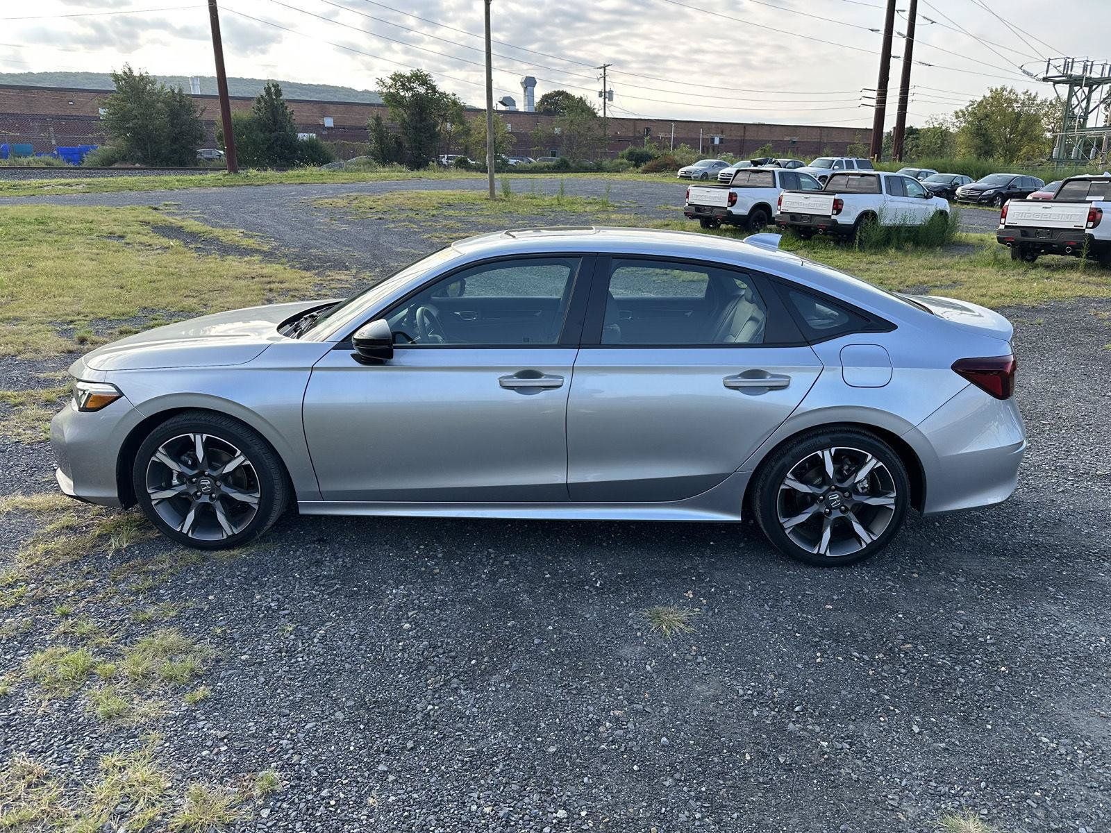 Certified 2025 Honda Civic Sport Touring image 5