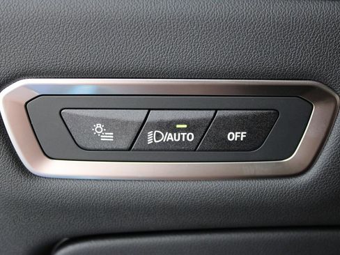 Used 2025 BMW X7 M60i image 46