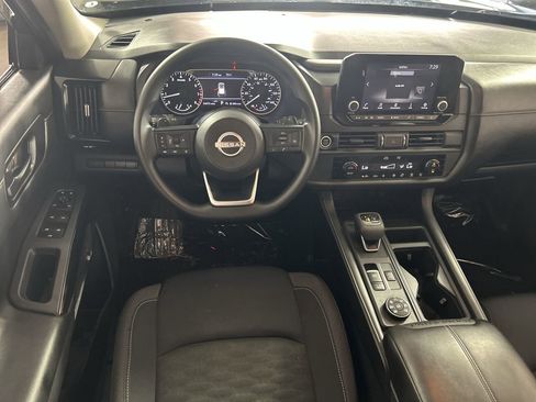 Used 2024 Nissan Pathfinder S AWD/4WD image 21
