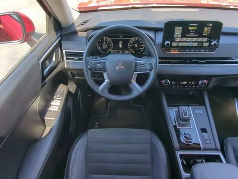 Used 2024 Mitsubishi Outlander SE AWD/4WD image 19