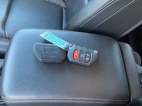 Used 2023 Jeep Wrangler High Altitude image 32