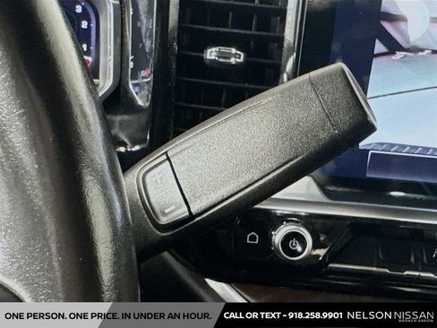 Used 2022 GMC Sierra 1500 SLT AWD/4WD image 17