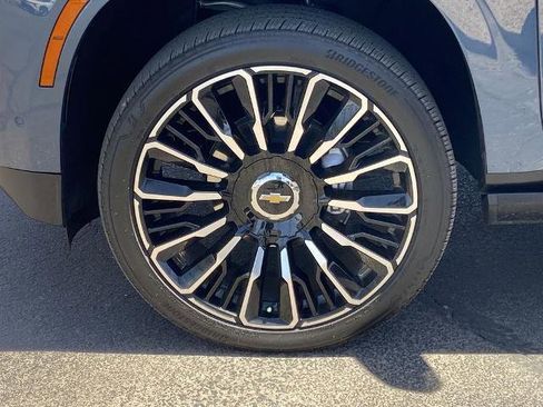 Used 2026 Chevrolet Tahoe High Country AWD/4WD image 30