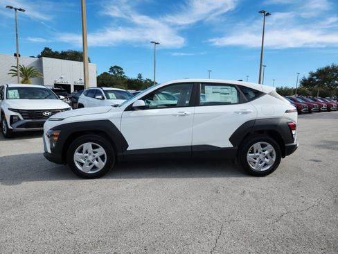 New 2026 Hyundai Kona SE image 5