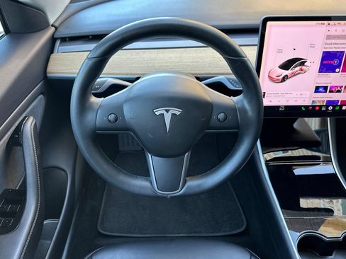 Used 2019 Tesla Model 3 Standard Range Plus RWD image 14