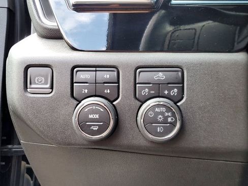 Used 2024 Chevrolet Silverado 2500 LT image 21