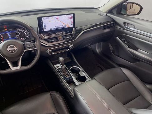 Used 2024 Nissan Altima 2.5 SR w/ SR Premium Package FWD image 25