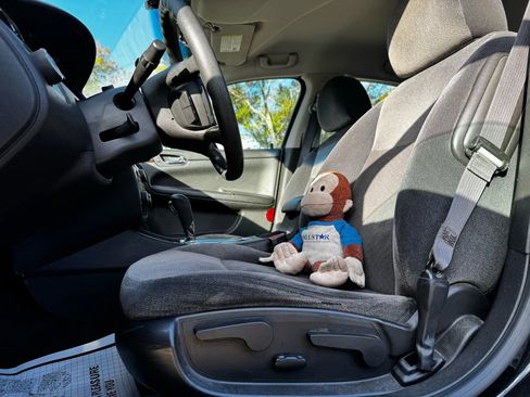 Used 2016 Chevrolet Impala LT image 15