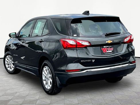 Used 2018 Chevrolet Equinox LS FWD image 4