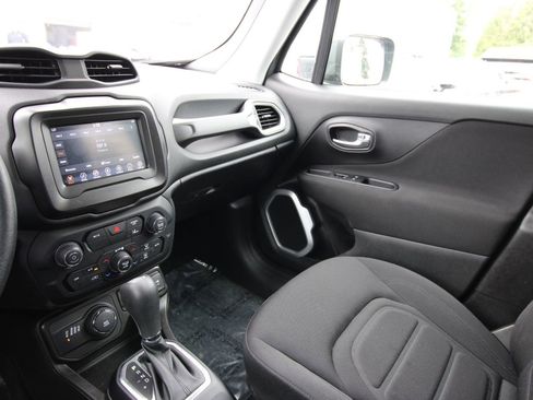 Used 2021 Jeep Renegade Latitude w/ Convenience Group image 17