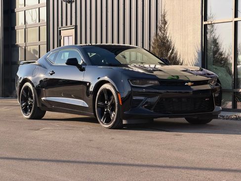 Used 2018 Chevrolet Camaro SS image 4