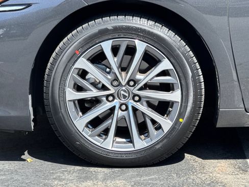 Certified 2023 Lexus ES 350 w/ Accessory Package (Z2) FWD image 36