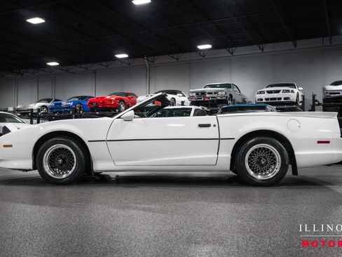 Used 1991 Pontiac Firebird Trans Am RWD image 2