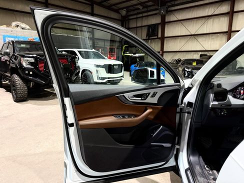Used 2019 Audi Q7 2.0T Premium Plus AWD/4WD image 11