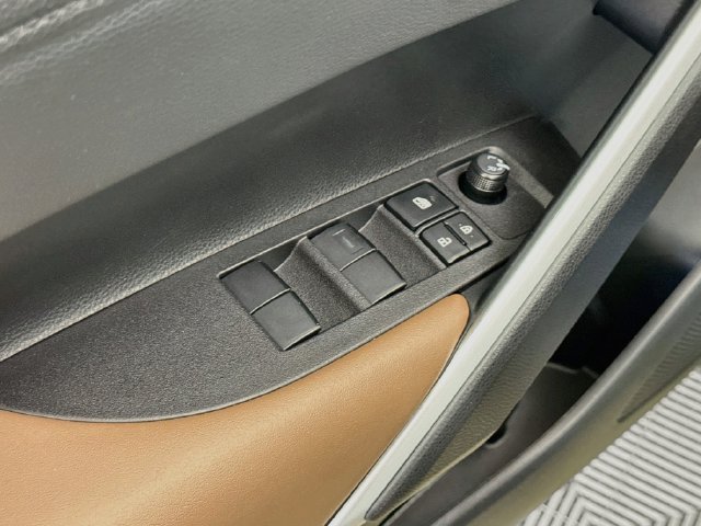 Used 2026 Toyota Corolla Cross XLE w/ Convenience Package FWD image 18