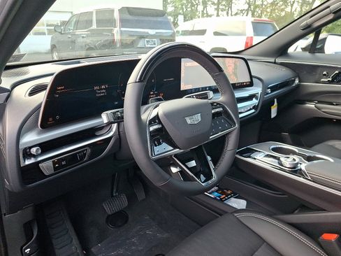 New 2026 Cadillac Lyriq Sport w/ LPO, Blue Accent Package image 18