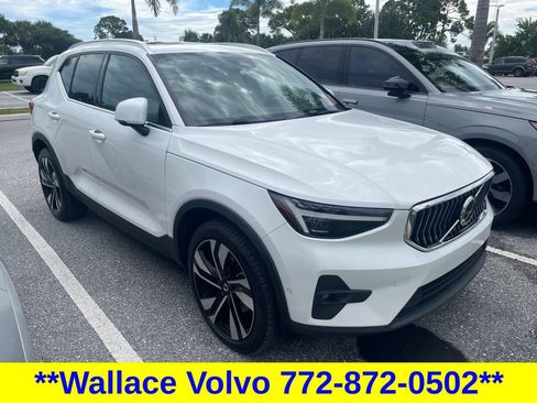 Used 2024 Volvo XC40 B5 Plus w/ Protection Package Premier AWD/4WD image 3