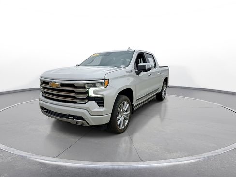 Used 2022 Chevrolet Silverado 1500 High Country w/ High Country Premium Package AWD/4WD image 4