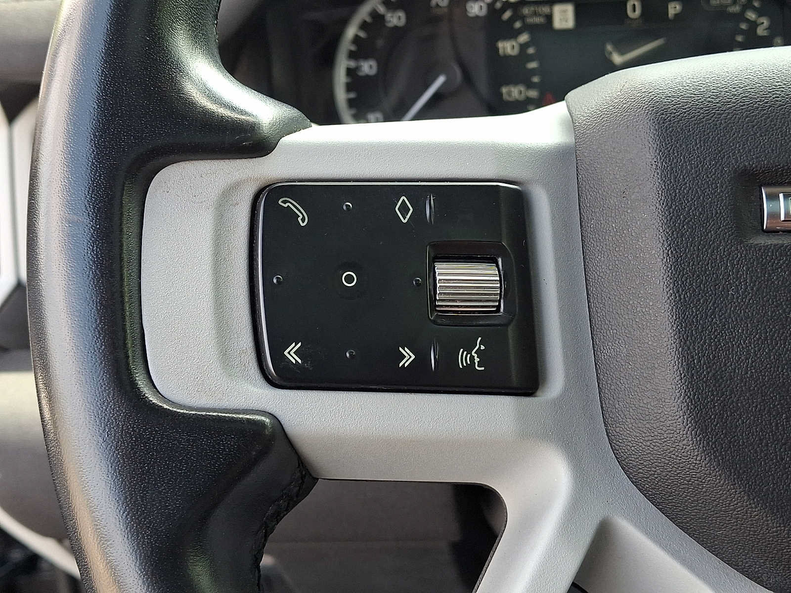 Used 2023 Land Rover Defender 110 SE AWD/4WD image 23