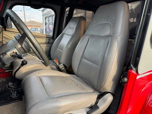 Used 1995 Jeep Wrangler SE image 16