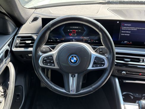 Used 2022 BMW i4 eDrive40 w/ M Sport Package image 18