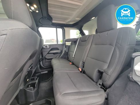 Used 2021 Jeep Wrangler Unlimited Sahara w/ Uconnect 4C Nav & Sound Group AWD/4WD image 7