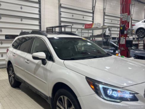 Used 2018 Subaru Outback 2.5i Limited image 38