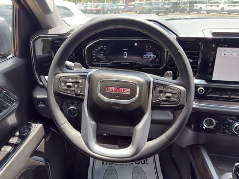 Used 2023 GMC Sierra 1500 SLT w/ SLT Premium Package AWD/4WD image 13