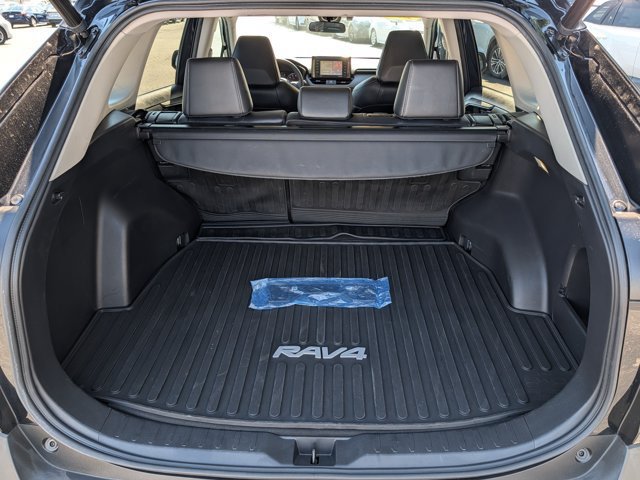 Used 2022 Toyota RAV4 XLE Premium FWD image 16