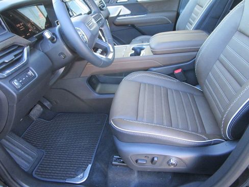 New 2026 GMC Acadia Denali Ultimate w/ LPO, All-Weather Package image 25