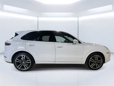 Used 2021 Porsche Cayenne Turbo image 8