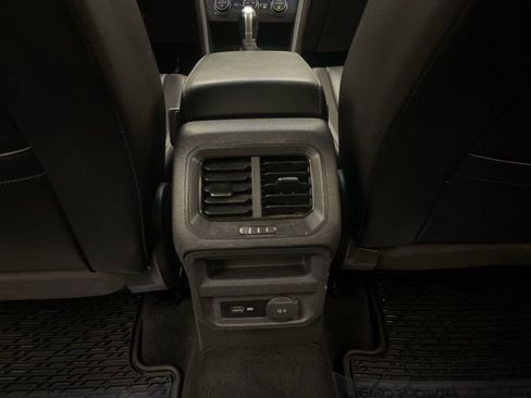 Used 2019 Volkswagen Tiguan SE w/ Panoramic Sunroof Package AWD/4WD image 15