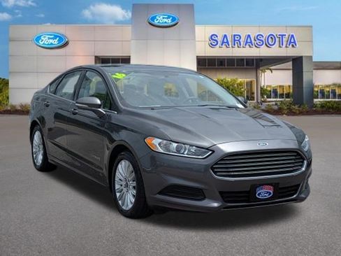 Used 2016 Ford Fusion SE FWD image 1