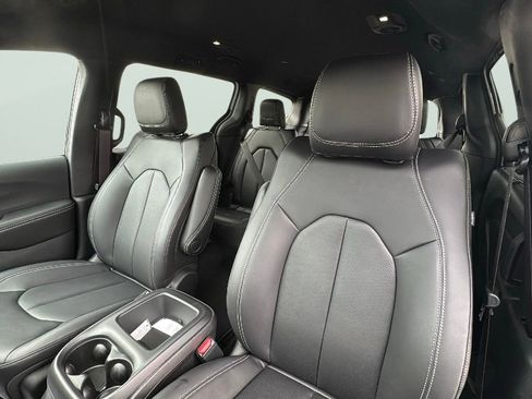 New 2026 Chrysler Voyager LX FWD image 12