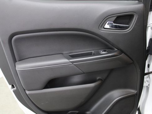 Used 2022 GMC Canyon Elevation image 17