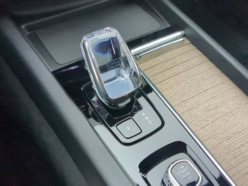 Certified 2026 Volvo XC60 B5 Plus w/ Protection Package Premier image 29