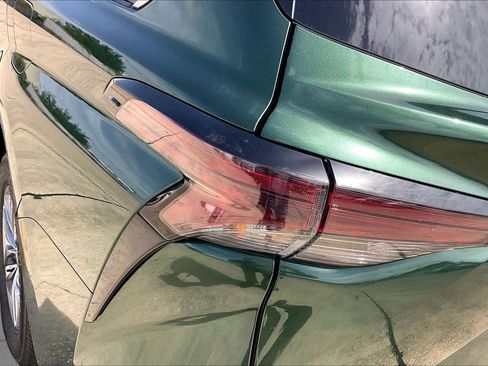 New 2026 Toyota Sienna XLE FWD image 14