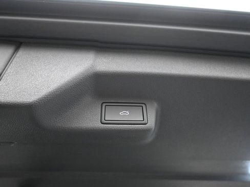 New 2025 Volkswagen ID. Buzz 1st Edition image 14